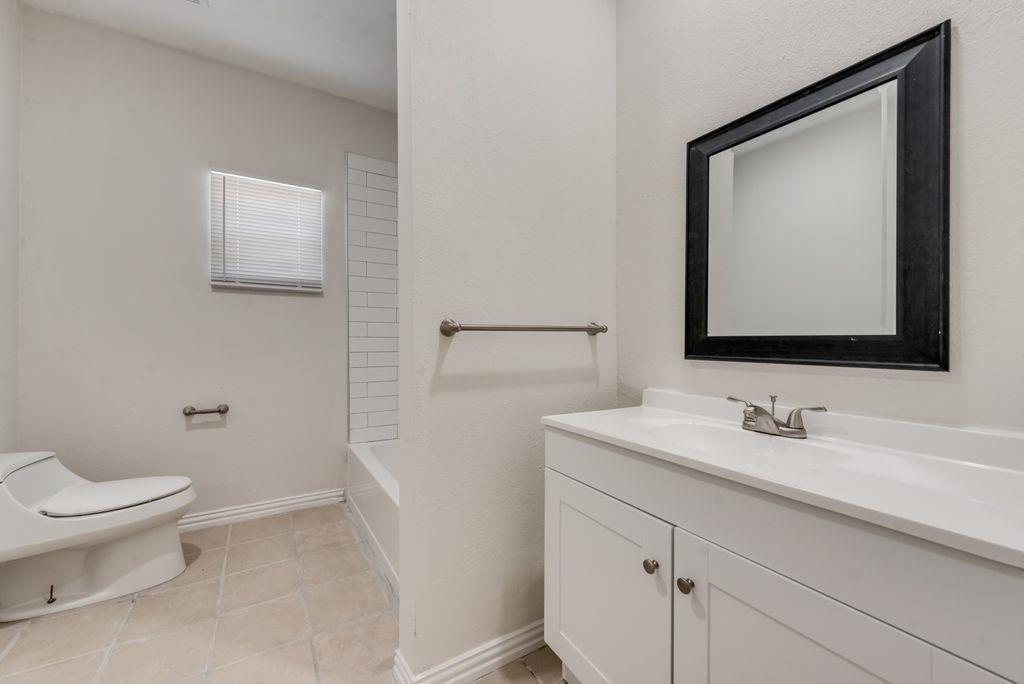 2704 Rosen Avenue Fort Worth, TX 76164 - Photo 10 of 17