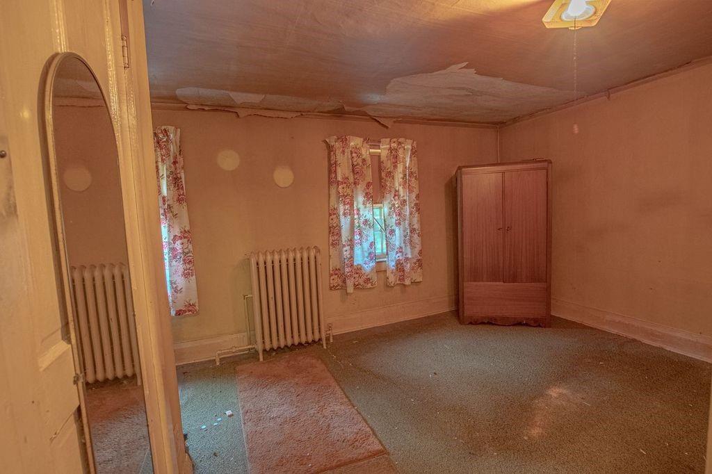 810 Pleasant View Smock Road Smock, PA 15480 - Photo 6 of 12