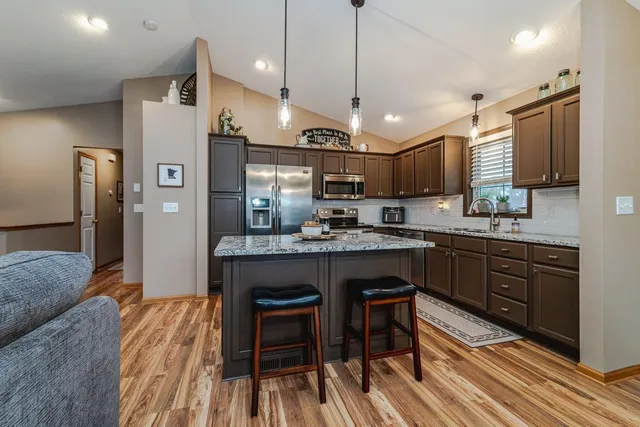 $430,000 | 2088 Eastway Avenue, Shakopee, MN 55379