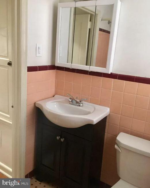 20 B St Albans Avenue Newtown Square, PA 19073 - Photo 9 of 13 a bathroom with a sink and a toilet