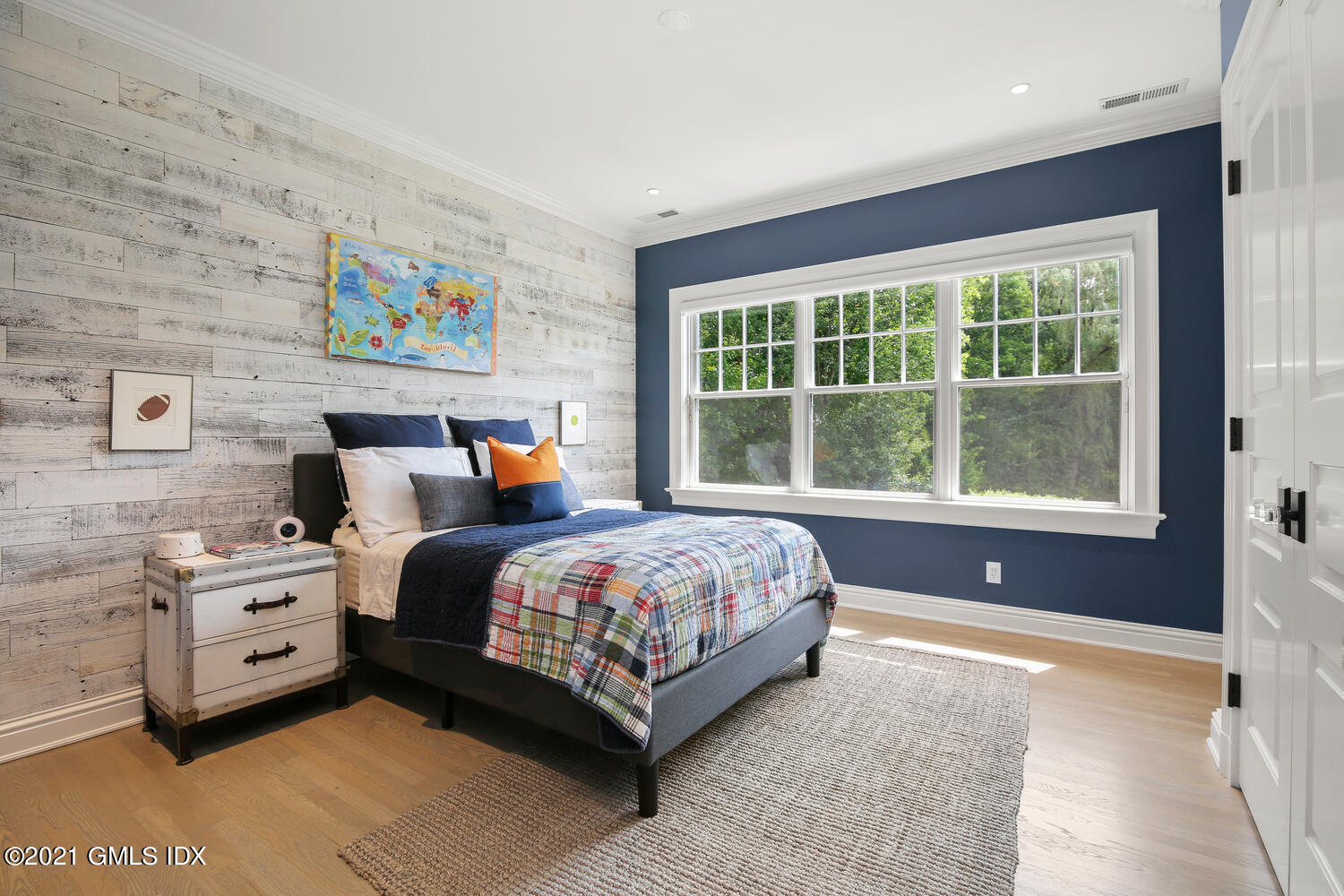 2 Sparrow Lane Greenwich, CT 06830 - Photo 20 of 55 Bedroom #2 with wall of windows