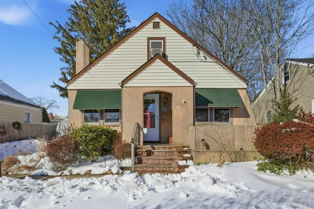 $525,000 | 22 West 12th Street, Huntington Station, NY 11746