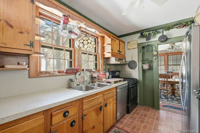 $525,000 | 22 West 12th Street, Huntington Station, NY 11746