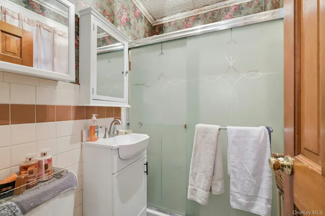 $525,000 | 22 West 12th Street, Huntington Station, NY 11746