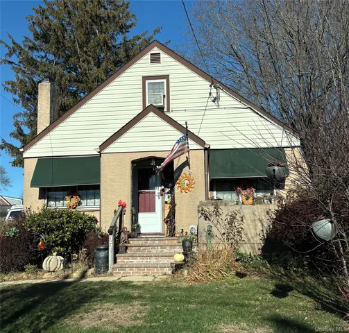 $525,000 | 22 West 12th Street, Huntington Station, NY 11746