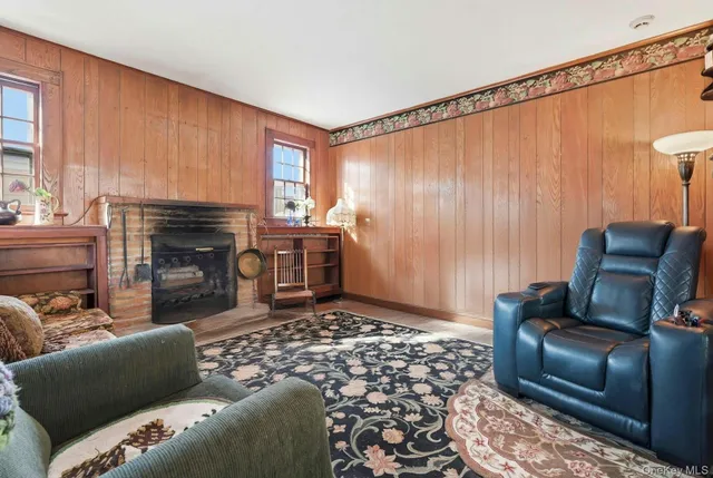 $525,000 | 22 West 12th Street, Huntington Station, NY 11746