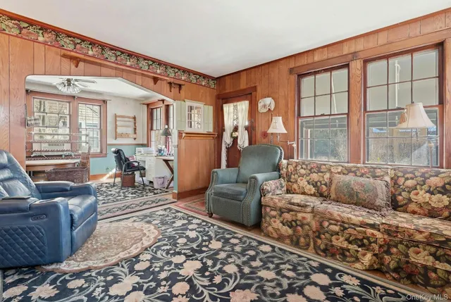 $525,000 | 22 West 12th Street, Huntington Station, NY 11746