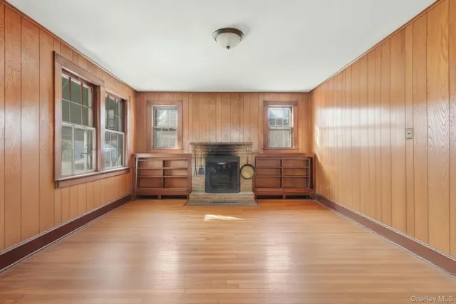 $525,000 | 22 West 12th Street, Huntington Station, NY 11746