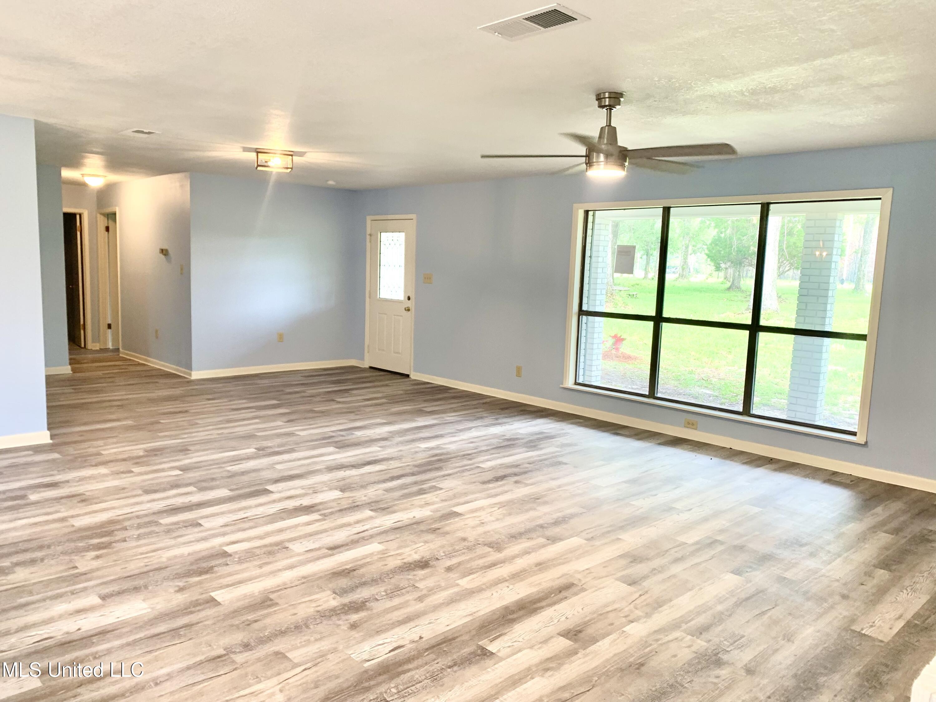 22448 William Ward Road Moss Point, MS 39562 - Photo 8 of 41 A0896C23-BBB3-4328-ABAF-5D5BBAFE2A8D