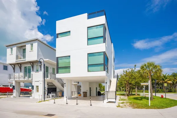 $1,500,000 | 94825 Overseas Highway, Unit 209, Key Largo, FL 33037