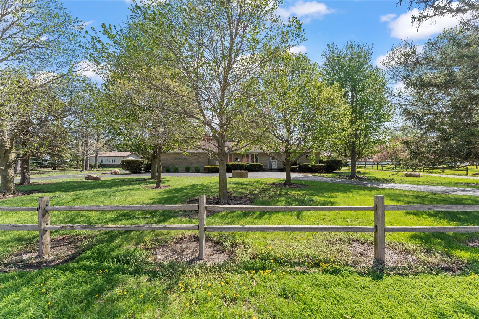 2501 North 4100 East Road Bellflower, IL 61724 - Photo 1 of 51