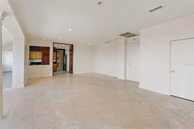 $2,900 | 2109 Bayshore Boulevard, Unit 1006, Tampa, FL 33606