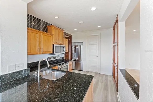 $2,900 | 2109 Bayshore Boulevard, Unit 1006, Tampa, FL 33606