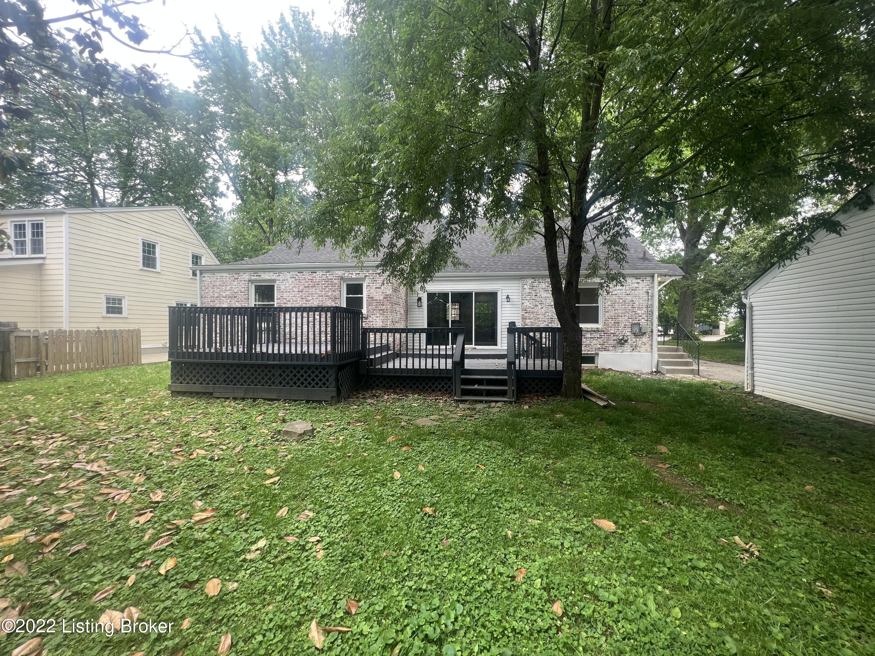 3336 Robin Road Louisville, KY 40213 - Photo 28 of 29 E35F95CF-D477-40AE-B73E-8E609931BE5A