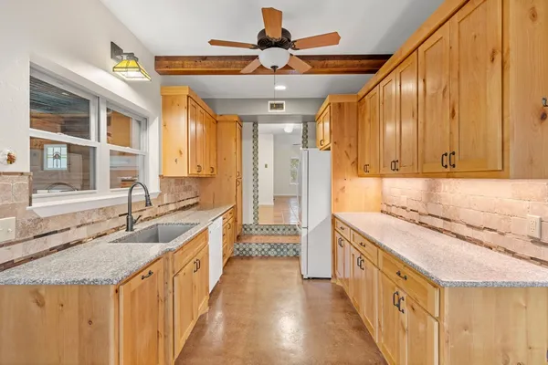 $875,000 | 125 Turkey Trot Trail Southwest, Hunt, TX 78024