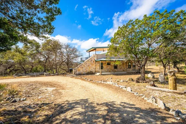 $875,000 | 125 Turkey Trot Trail Southwest, Hunt, TX 78024