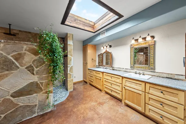 $875,000 | 125 Turkey Trot Trail Southwest, Hunt, TX 78024