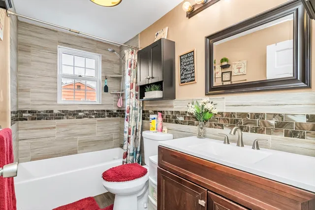 $524,900 | 157 Spring Street, East Bridgewater, MA 02333