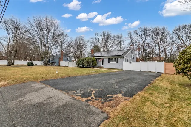 $524,900 | 157 Spring Street, East Bridgewater, MA 02333