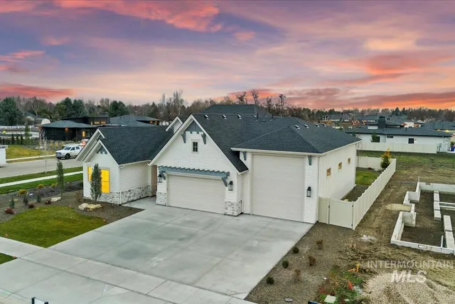 $1,099,000 | 3323 West Golden Barrel Street, Eagle, ID 83616