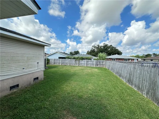 $2,125 | 560 Grovewood Drive, Gretna, LA 70056