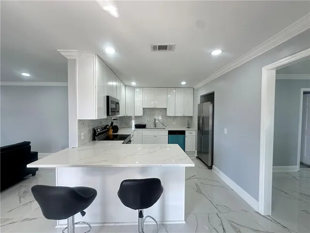 $2,125 | 560 Grovewood Drive, Gretna, LA 70056