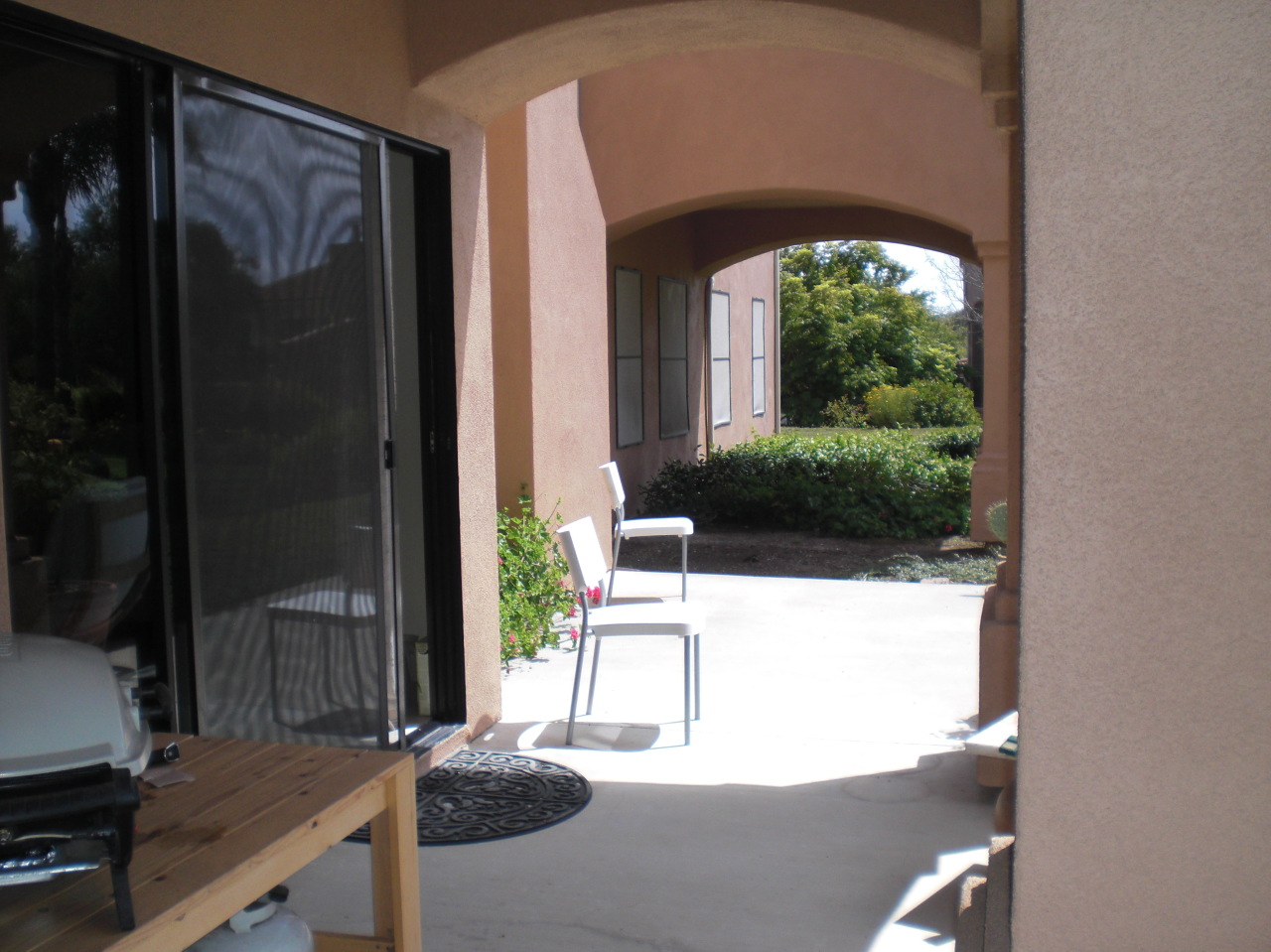 4621 Gerona Way Santa Barbara, CA 93110 - Photo 5 of 5 a living room with furniture