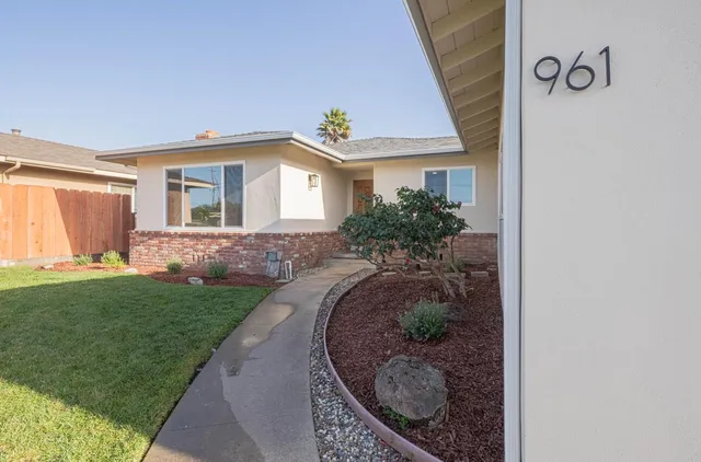 $849,900 | 961 Loyola Drive, Salinas, CA 93901