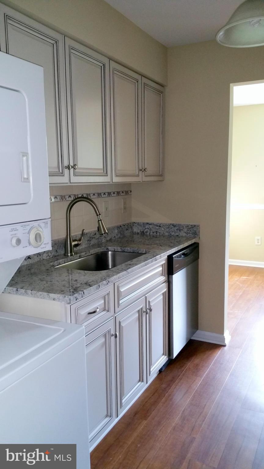 8489 Falls Run Road, Unit E Ellicott City, MD 21043 - Photo 15 of 30 Kitchen