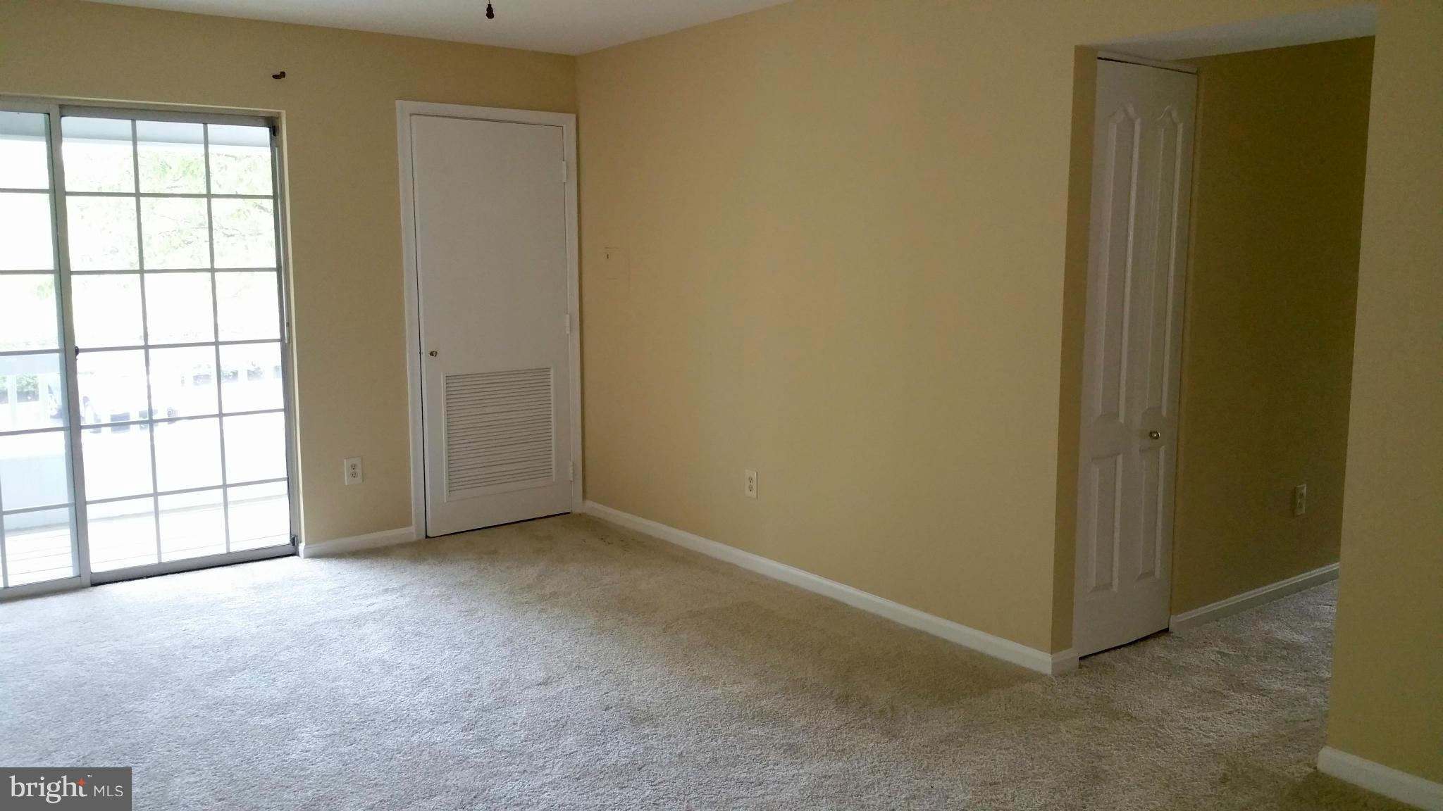 8489 Falls Run Road, Unit E Ellicott City, MD 21043 - Photo 5 of 30 Living Room