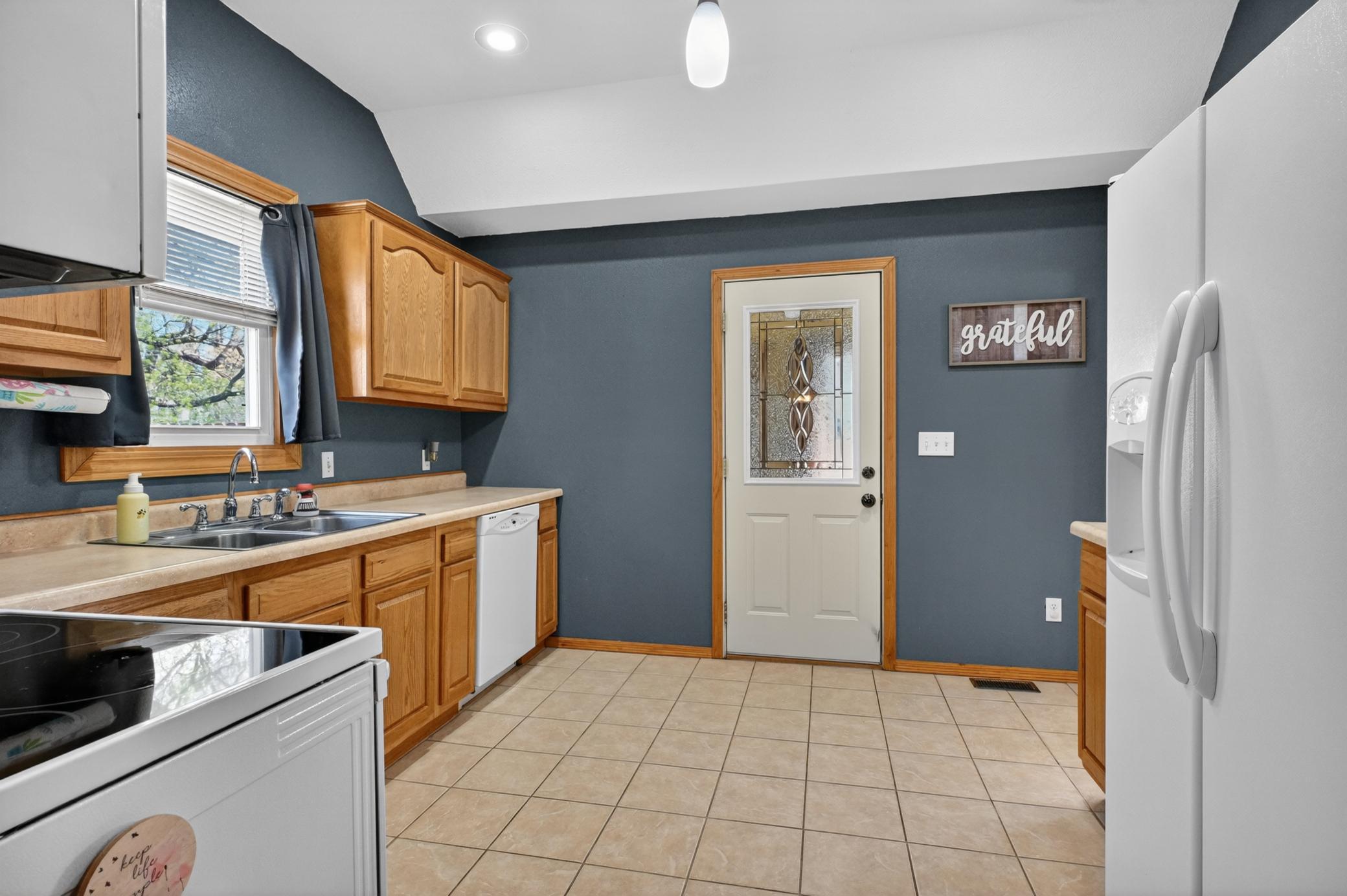 403 Lake Street Alexandria, MN 56308 - Photo 13 of 47