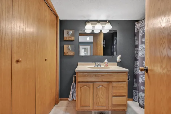 $199,900 | 403 Lake Street, Alexandria, MN 56308