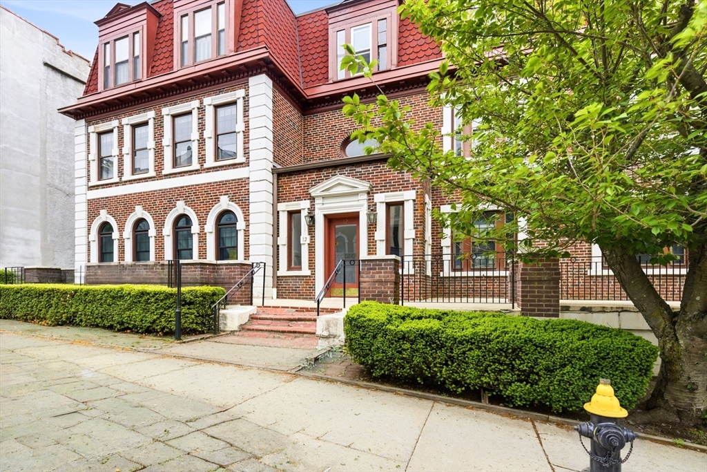 12 Bellvista Road, Unit 4 Boston, MA 02135 - Photo 2 of 23