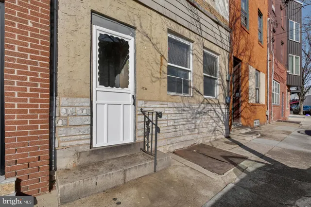 $895 | 2536 Amber Street, Unit 3F, Philadelphia, PA 19125