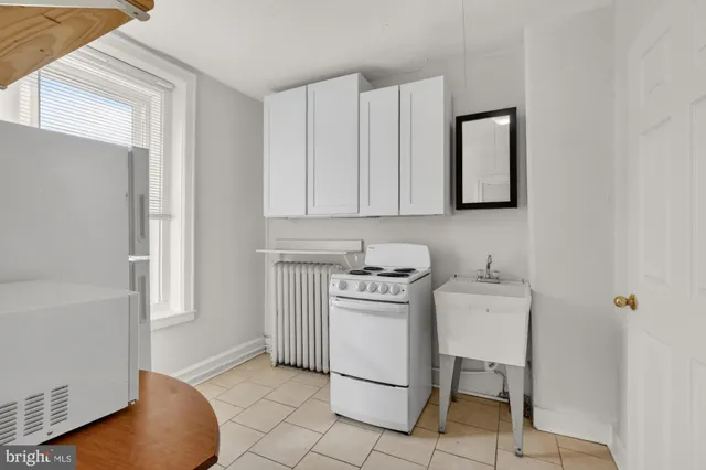 $895 | 2536 Amber Street, Unit 3F, Philadelphia, PA 19125