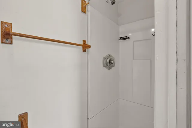 $895 | 2536 Amber Street, Unit 3F, Philadelphia, PA 19125