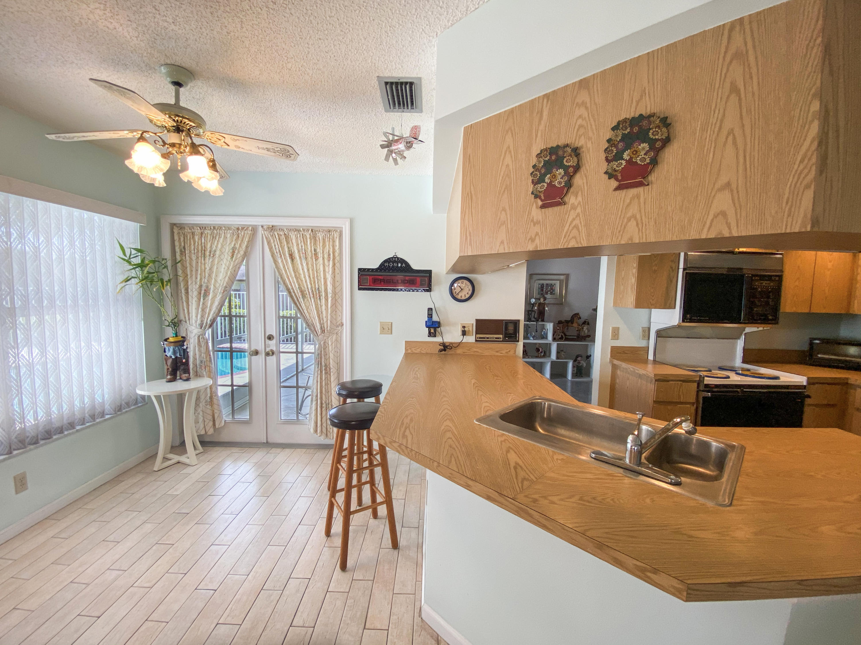 86 Las Brisas Boynton Beach, FL 33426 - Photo 11 of 37 Kitchen!