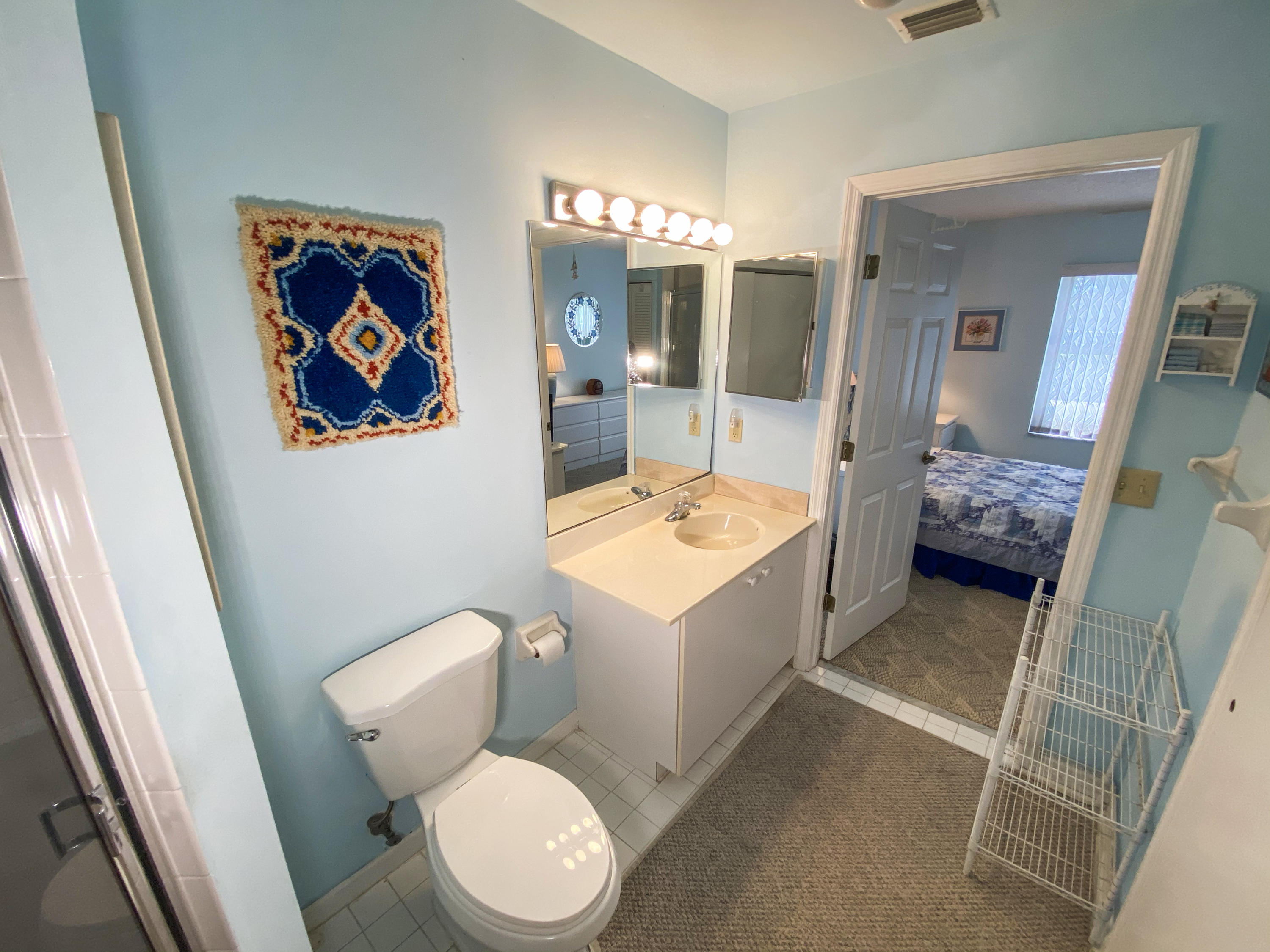 86 Las Brisas Boynton Beach, FL 33426 - Photo 22 of 37 Guest En Suite Bath #2!