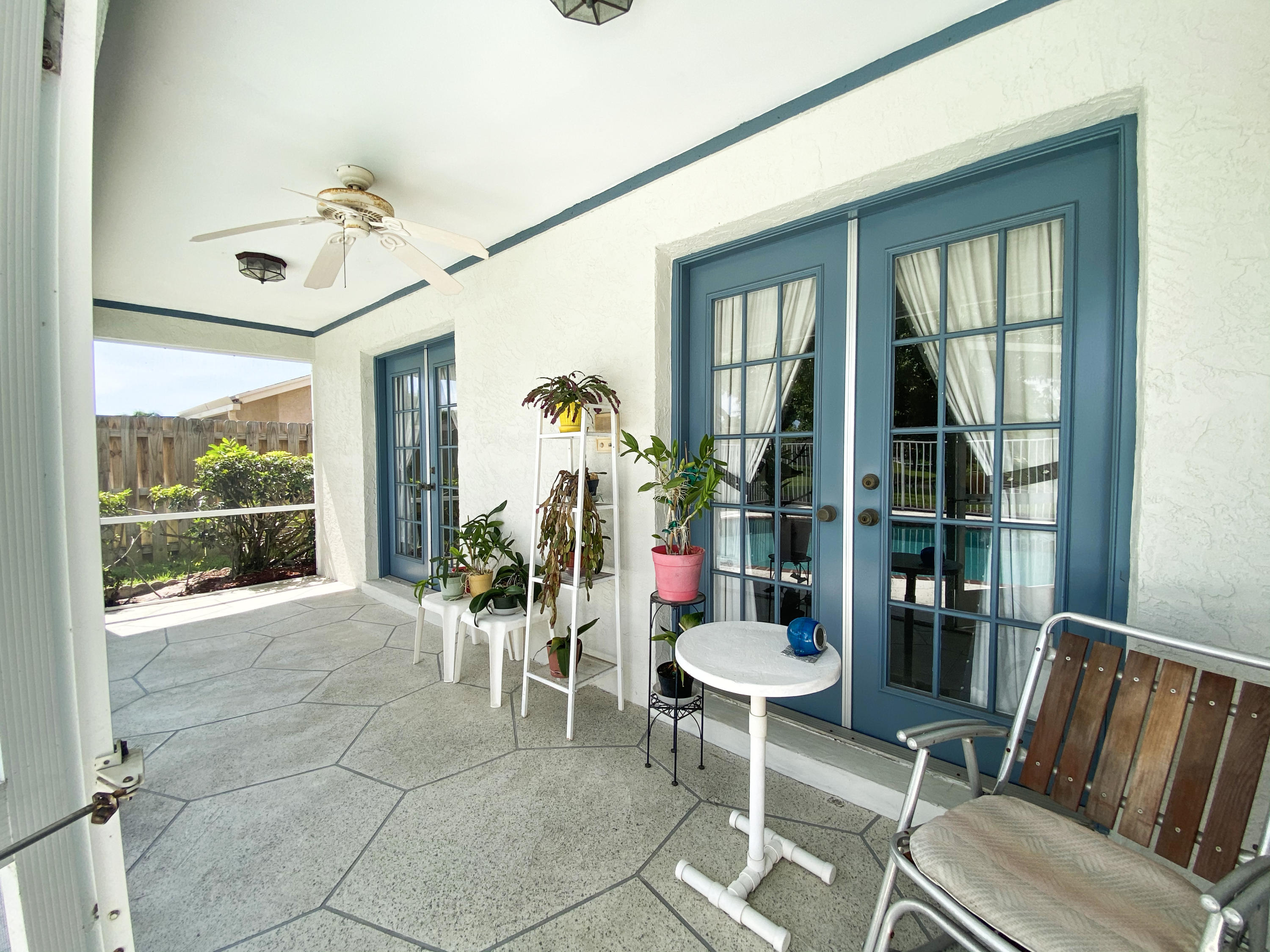 86 Las Brisas Boynton Beach, FL 33426 - Photo 26 of 37 Screened Patio!