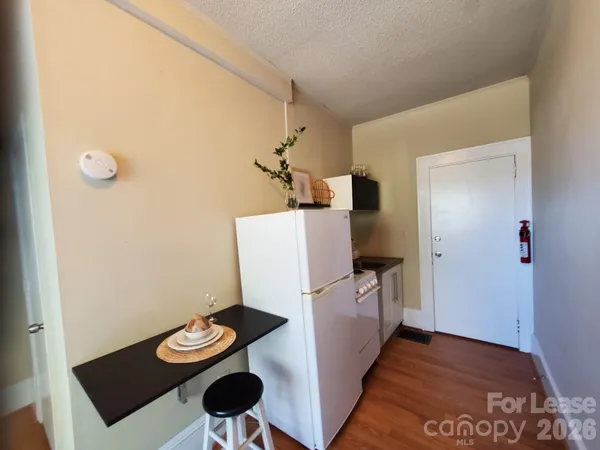 $895 | 823 Central Avenue, Unit 6, Charlotte, NC 28204