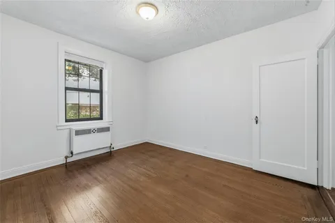 $319,500 | 14 North Chatsworth Avenue, Unit 1K, Larchmont, NY 10538