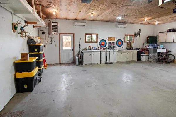 $219,000 | 4 4th Avenue Southeast, Gwinner, ND 58040