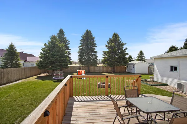 $219,000 | 4 4th Avenue Southeast, Gwinner, ND 58040