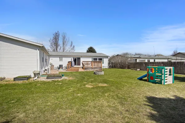 $219,000 | 4 4th Avenue Southeast, Gwinner, ND 58040