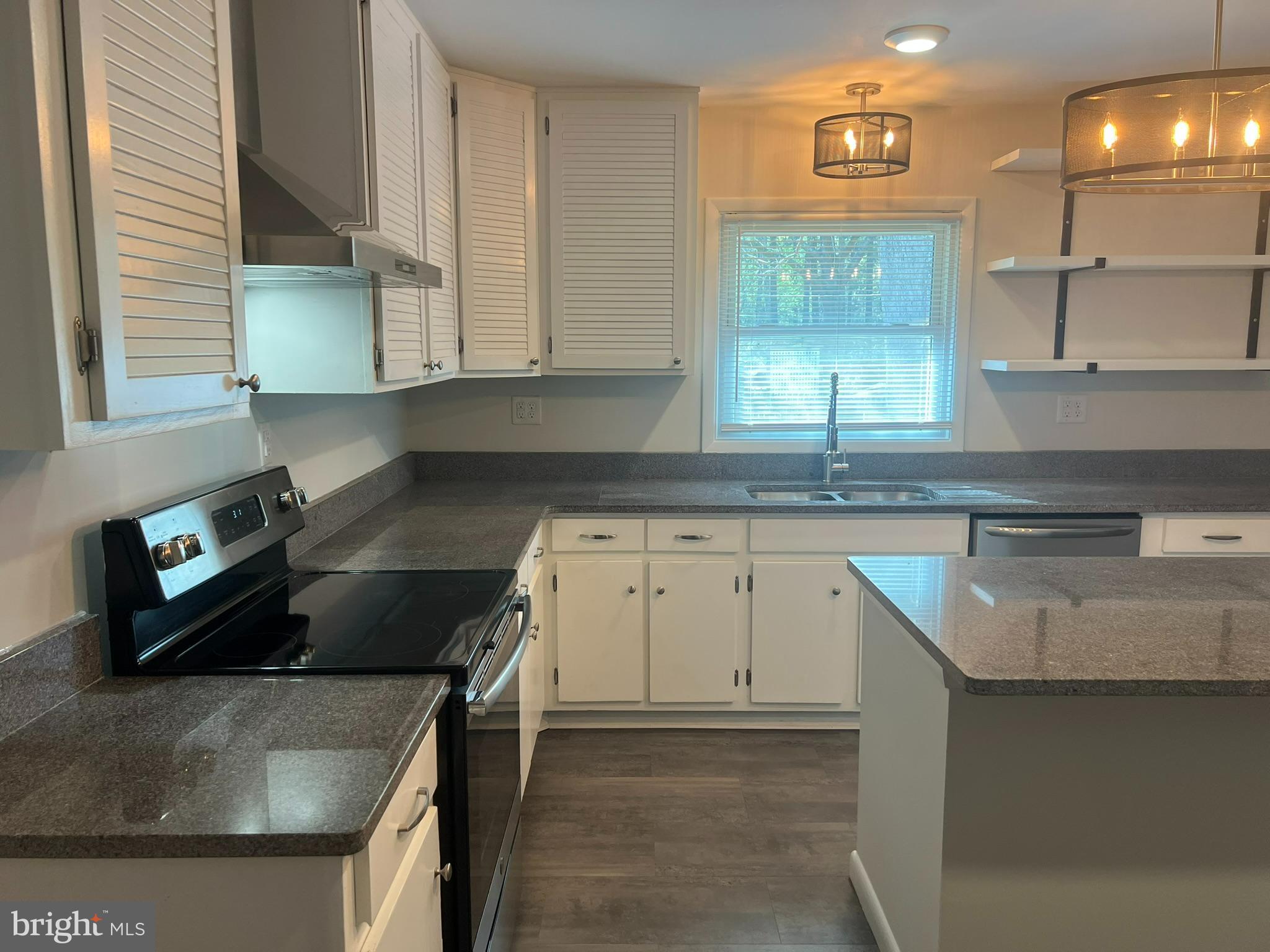 22595 Old Rolling Road California, MD 20619 - Photo 6 of 24 Kitchen