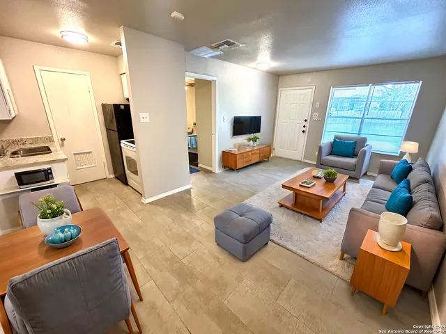 $675 | 703 West Summit, Unit 1, San Antonio, TX 78212
