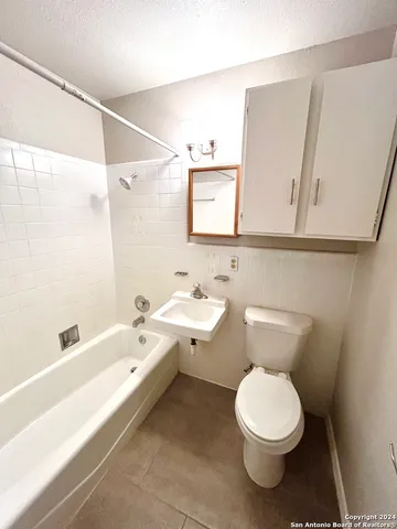 $675 | 703 West Summit, Unit 1, San Antonio, TX 78212