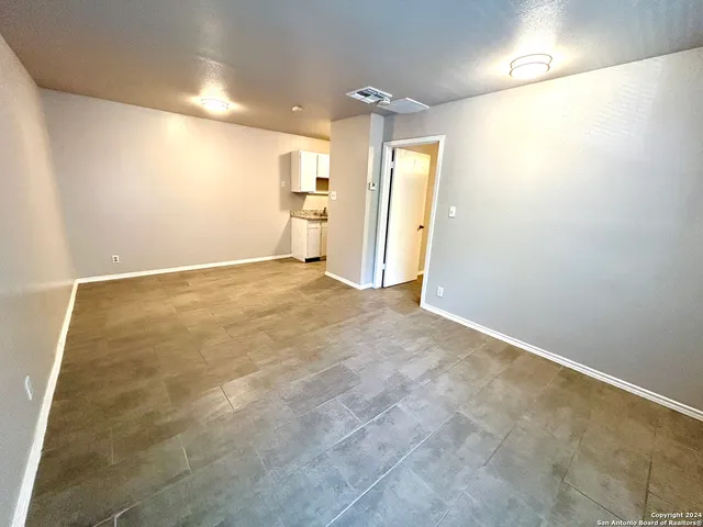 $675 | 703 West Summit, Unit 1, San Antonio, TX 78212