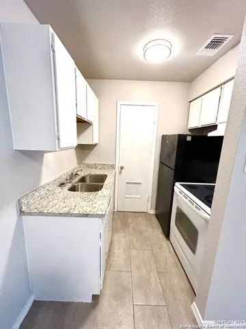 $675 | 703 West Summit, Unit 1, San Antonio, TX 78212