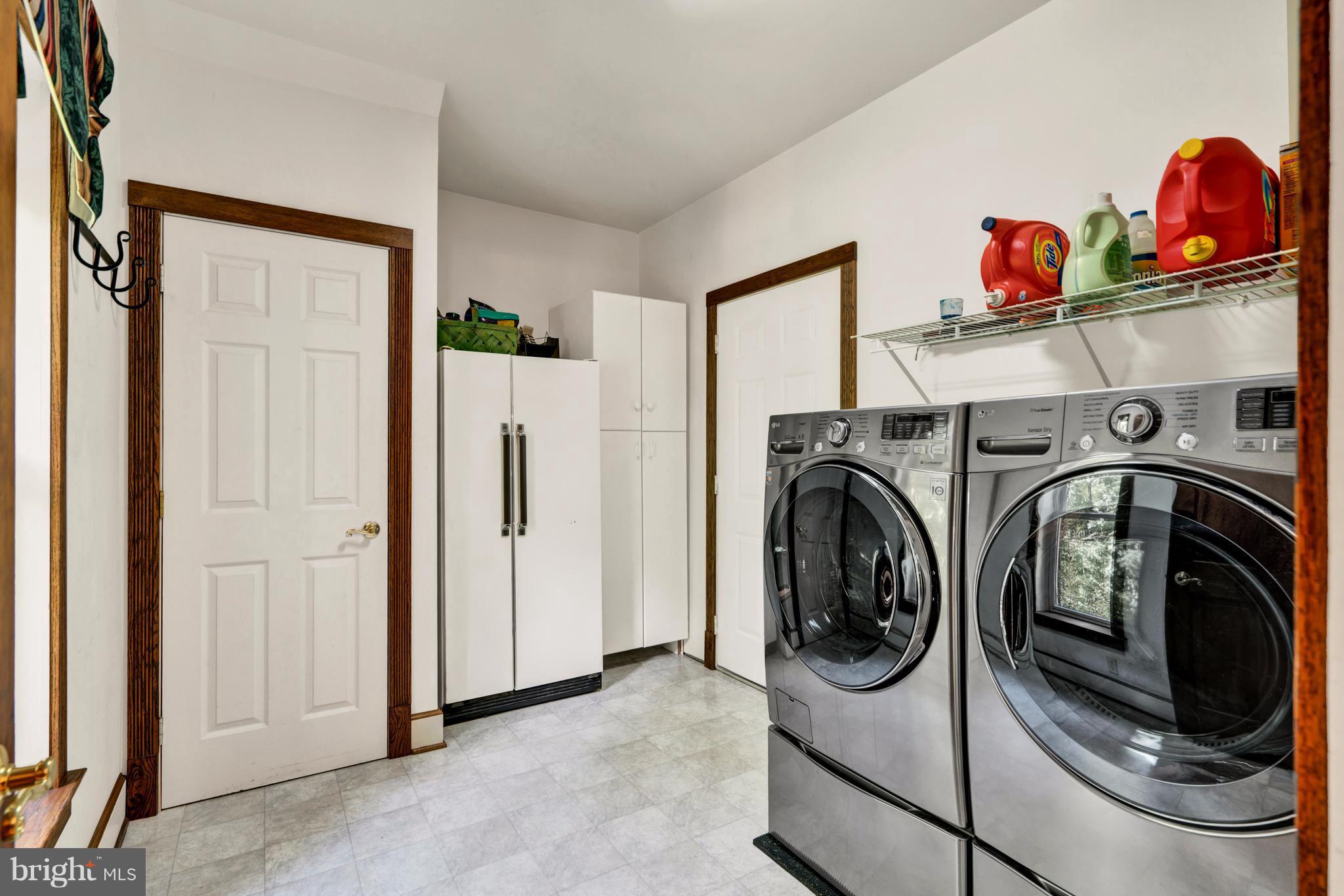 7221 Baldwin Ridge Road Warrenton, VA 20187 - Photo 13 of 30 Laundry Room/ Mud Room off of the Garage.